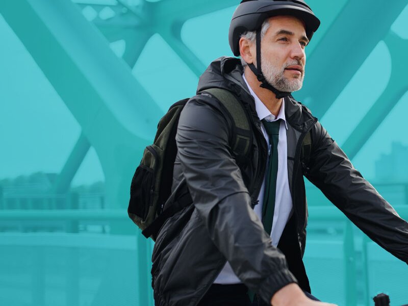 MOBILITÄT NEU GEDACHT | © Envato Elements – halfpoint Geschäftsmann auf dem Fahrrad | © Envato Elements – halfpoint